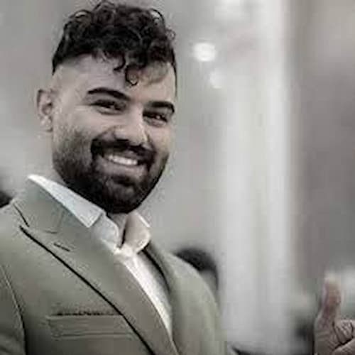 دانلود آهنگ امیر شهرآیینی ﻟﻌﻨﺖ ﺑﻪ ﺑﻰ ﻛﺴﻰ دانلود آهنگ امیر شهرآیینی ﻟﻌﻨﺖ ﺑﻪ ﺑﻰ ﻛﺴﻰ