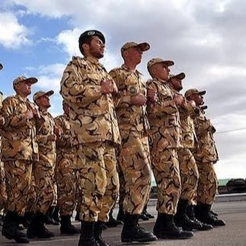 دانلود آهنگ یه سربازم که در دل غصه دارم پناه دیگری جز عشق ندارم دانلود آهنگ یه سربازم که در دل غصه دارم پناه دیگری جز عشق ندارم