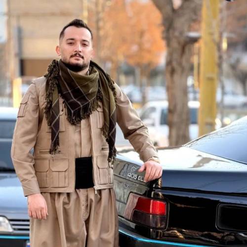 دانلود آهنگ هومن آدینه وند ﻣﻪ او اشکسته ﺑﺎﻟﻢ ﻛﻪ دارم ﺷﻮق ﭘﺮواز نسخه معروف اینستاگرام