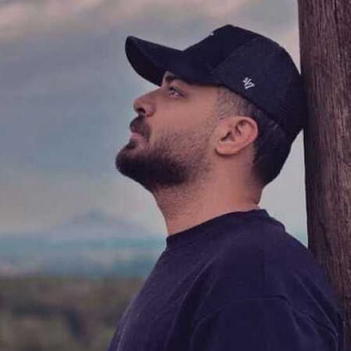 دانلود آهنگ شاهان ﭼﺸﻤﺎش ﻗﺸﻨﮕﻪ وﻟﻰ اﺧﻠﺎق ﻧﺪاره
